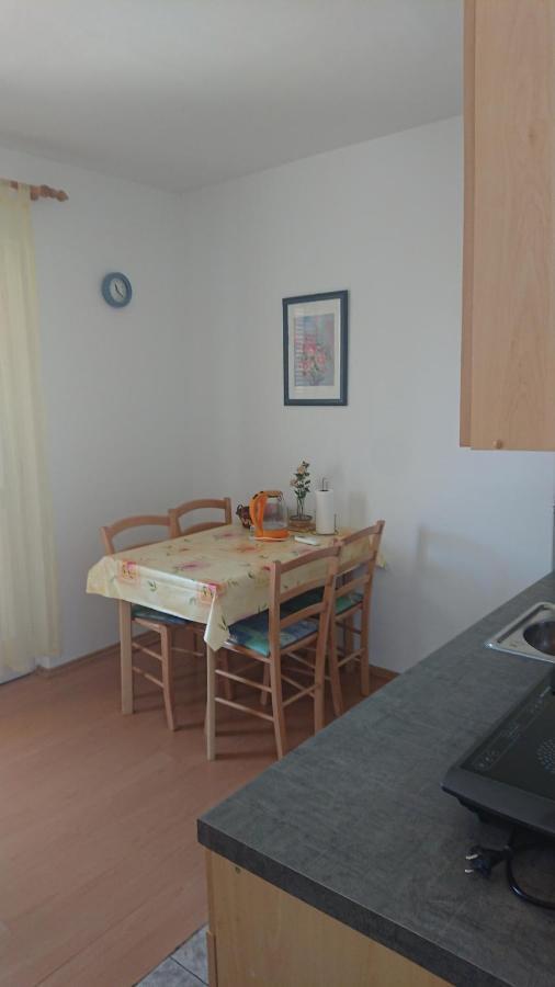 Apartmani Sonia Njivice Eksteriør billede