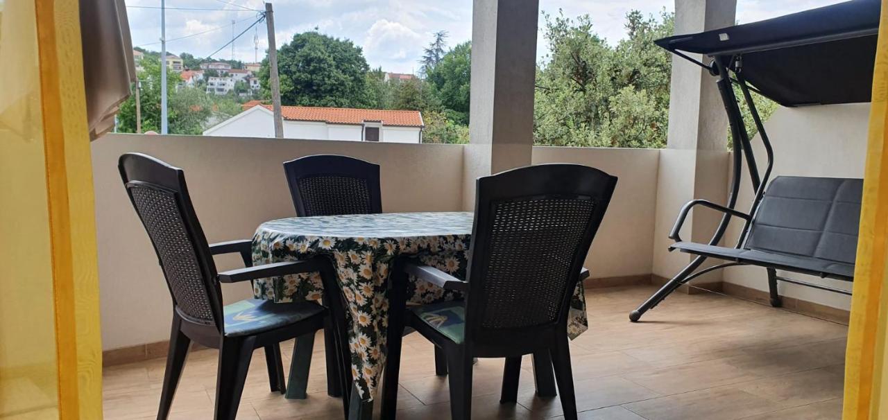 Apartmani Sonia Njivice Eksteriør billede