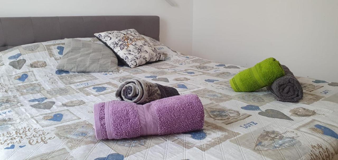 Apartmani Sonia Njivice Eksteriør billede