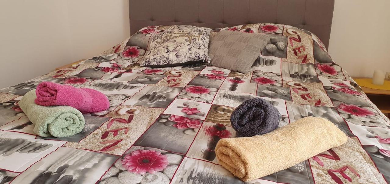 Apartmani Sonia Njivice Eksteriør billede