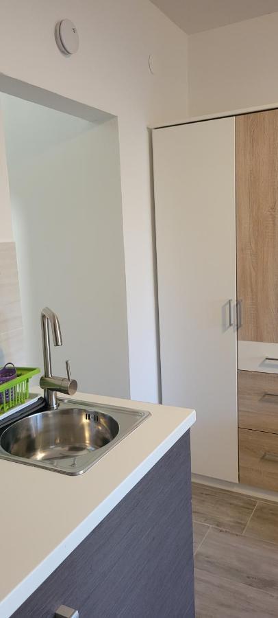 Apartmani Sonia Njivice Eksteriør billede