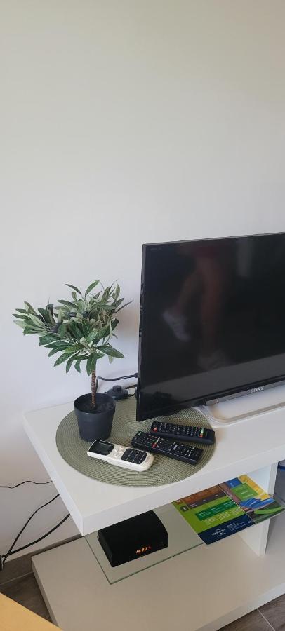Apartmani Sonia Njivice Eksteriør billede